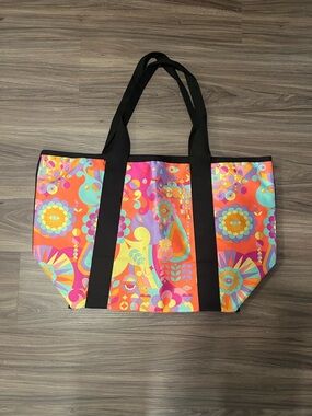AMIKA Beach bag.